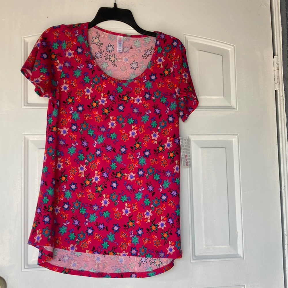 New bright colorful Lularoe short sleeved top size small $12